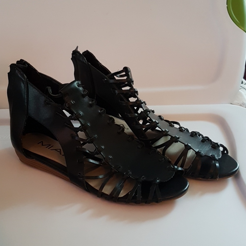 Sandal